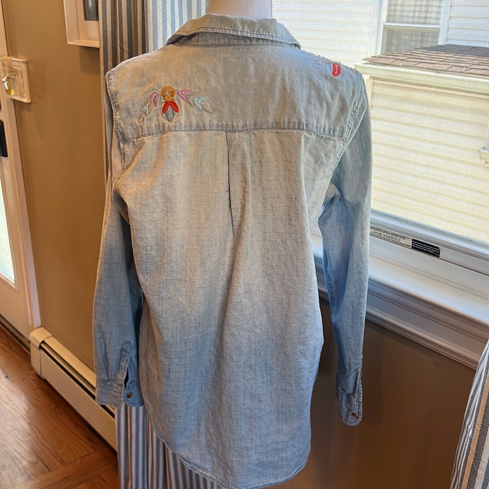 Maeve Light Blue Chambray Button-Down Shirt with Multicolor Embroidery - Picture 4 of 13
